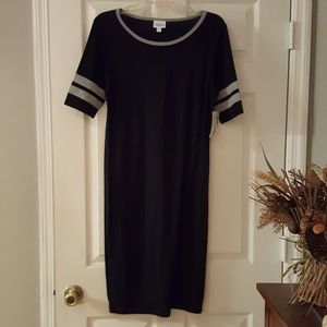 Large Lularoe black and gray Julia